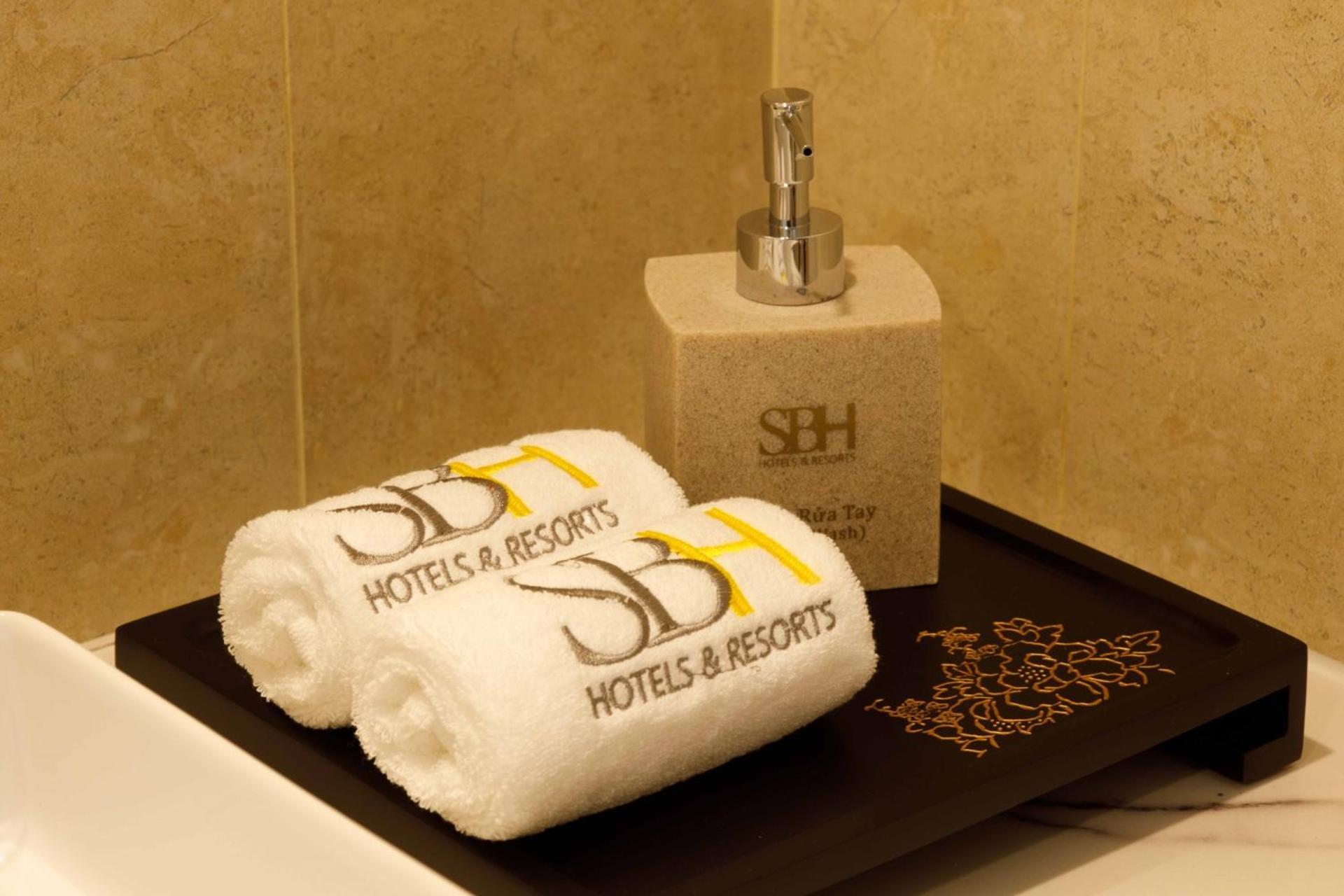 Sbh Gloria Hue Hotel Екстериор снимка